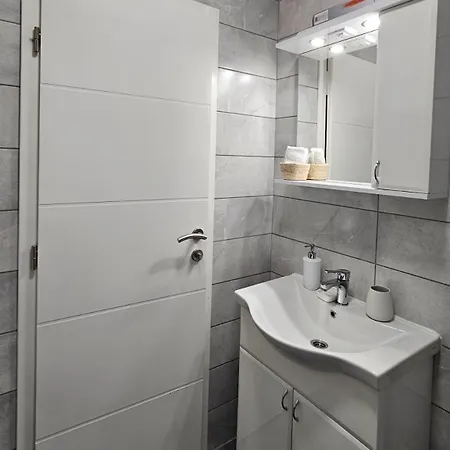 Stan Na Dan-apartman Mia Lägenhet Lukavica