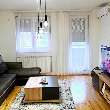 Stan Na Dan-apartman Mia * Lukavica